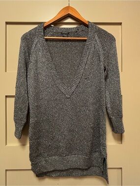 CLUB MONACO Metallic Silver Slouchy Deep V Knit Tunic Crop 3/4 Sleeve
